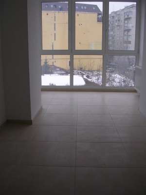 Zona Vitan-Apartament in bloc cu 3 camere