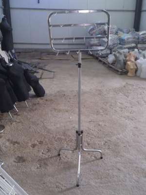 vind dispozitive metalice pt.amenajare magazin haine