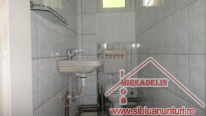 INCHIRIEM APARTAMENT 3 CAMERE,   CENTRAL