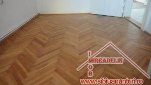 INCHIRIEM APARTAMENT 3 CAMERE,   CENTRAL