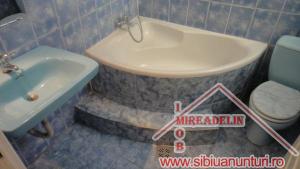INCHIRIEM APARTAMENT 3 CAMERE,   CENTRAL