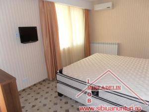 VAND APARTAMENT 4 CAMERE LUX,   ZONA MIHAI VITEAZU
