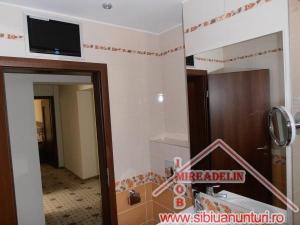 VAND APARTAMENT 4 CAMERE LUX,   ZONA MIHAI VITEAZU