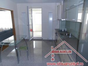 VAND APARTAMENT 4 CAMERE LUX,   ZONA MIHAI VITEAZU