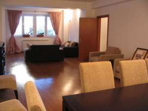 Zona Dorobanti-Apartament in bloc cu 4 camere decomandat