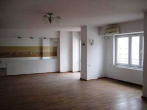 Apartament in bloc - 5 camere - Turda
