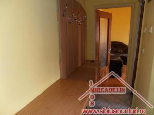 INCHIRIEZ APARTAMENT 2 CAMERE,   VASLE AARON