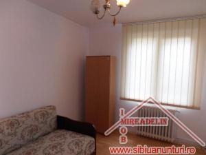 INCHIRIEZ APARTAMENT 3 CAMERE,   STRAND