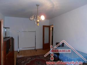 INCHIRIEZ APARTAMENT 3 CAMERE,   STRAND