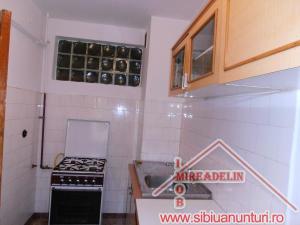 INCHIRIEZ APARTAMENT 3 CAMERE,   STRAND