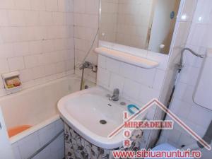 INCHIRIEZ APARTAMENT 3 CAMERE,   STRAND