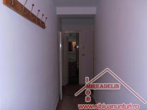 INCHIRIEZ APARTAMENT 3 CAMERE,   STRAND