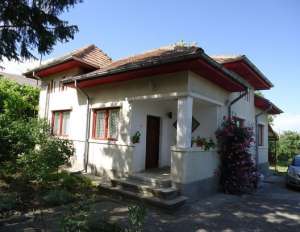 Particular vand casa si teren in Moreni pe str. Eruptiei