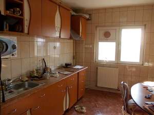 Apartament in bloc - 4 camere - zona Stefan cel Mare