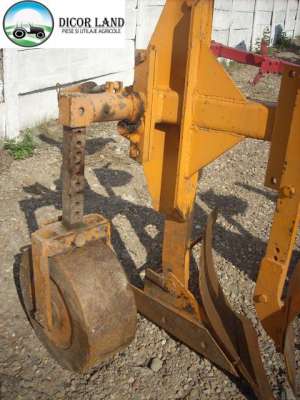 Vand plug cu 3 cormane Moro Aratri