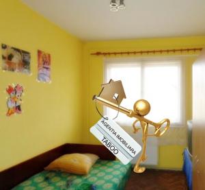 Apartament 4 camere decomandate de vanzare Zona Vasile Aaron