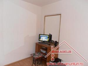 INCHIRIEZ APARTAMENT 2 CAMERE,  VASLE AARON