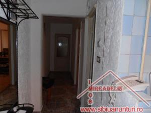 INCHIRIEZ APARTAMENT 2 CAMERE,  VASLE AARON