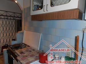 INCHIRIEZ APARTAMENT 2 CAMERE,  VASLE AARON