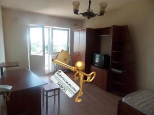 Apartament 3 camere decomandate de inchiriat zona Rahovei