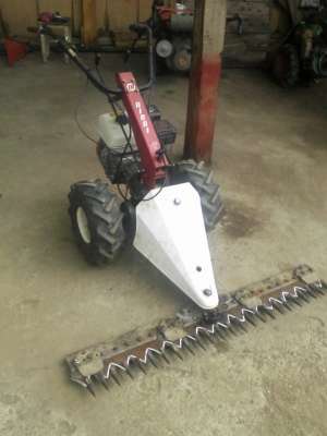 Vind 2 buc. Moto cositori cu Motor HONDA