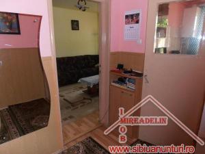 VAND APARTAMENT 2 CAMERE STRADA OSTIRII