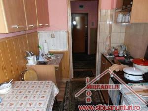 VAND APARTAMENT 2 CAMERE STRADA OSTIRII