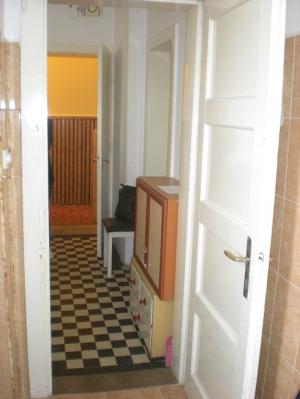 apt in casa,   13 Decembrie - casa de pensii