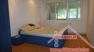VAND APARTAMENT CU 2 CAMERE ZONA CIRESICA