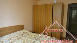 VAND APARTAMENT CU 2 CAMERE ZONA CIRESICA