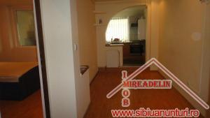 VAND APARTAMENT CU 2 CAMERE ZONA CIRESICA