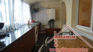 VAND APARTAMENT CU 2 CAMERE ZONA CIRESICA