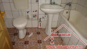 VAND APARTAMENT CU 2 CAMERE ZONA CIRESICA