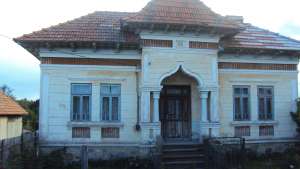 Vand casa in satul Olari-Valcea