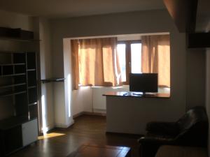 Inchiriez ap. 2 camere ulcentral Tarom