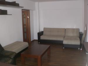 Inchiriez ap. 2 camere ulcentral Tarom