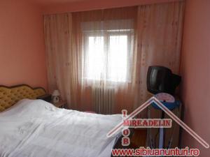 INCHIRIEZ APARTAMENT 3 CAMERE,  ZONA MIHAI VITEAZU