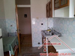 INCHIRIEZ APARTAMENT 4 CAMERE,   CALEA DUMBRAVII