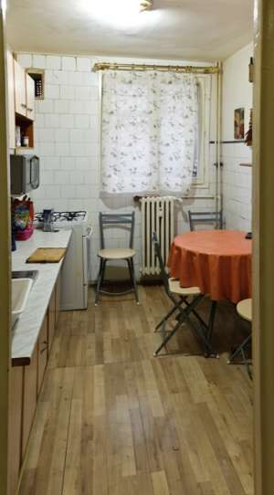 Apartament cu 3 camere - zona Salajan