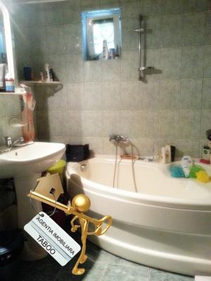 Apartament 3 camere decomandate de inchiriat Zona Valea Aurie