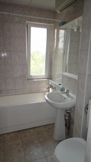 Inchiriez ap. 2 camere ulcentral Piata Unirii