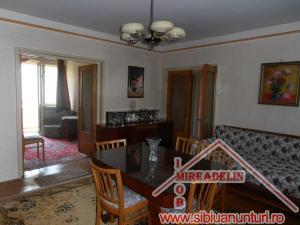 INCHIRIEZ APARTAMENT 3 CAMERE,  STRAND