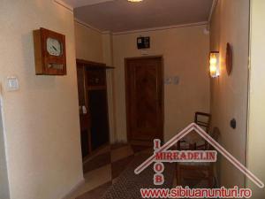 INCHIRIEZ APARTAMENT 3 CAMERE,  STRAND