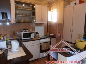 VAND APARTAMENT 3 CAMERE,   HIPODROM III
