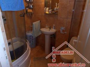 VAND APARTAMENT 3 CAMERE,   HIPODROM III