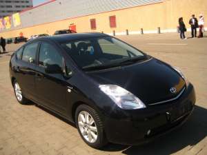 Vand sau schimb Toyota Prius hibrid cu autoutilitara dupa 2004