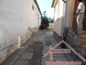 INCHIRIEZ CASA 4 CAMERE,   SINGUR IN CURTE,   CARTIER TIGLARI