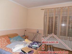 INCHIRIEZ CASA 4 CAMERE,   SINGUR IN CURTE,   CARTIER TIGLARI