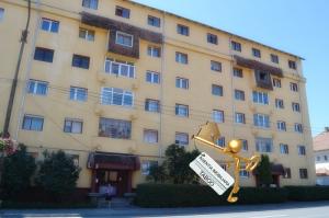 Apartament 3 camere cu 2 bai mobilat si utilat zona Alba Iulia