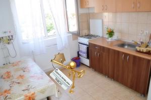 Apartament 3 camere cu 2 bai mobilat si utilat zona Alba Iulia